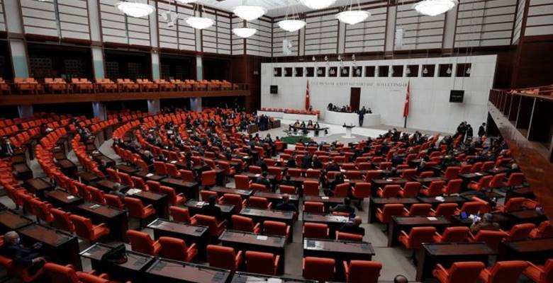 “Beş maaş alınmasın” önerisine AKP’den ret!