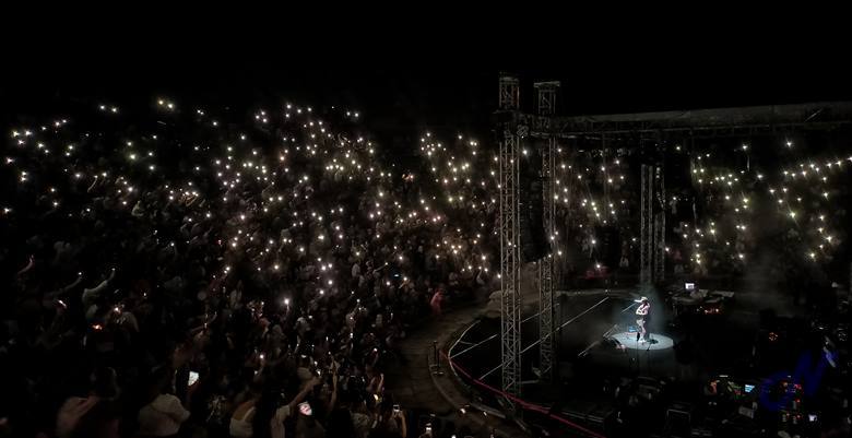 KerkiSolfej organizasyonuyla 27 Ağustos gecesi Çeşme Açıkhava Tiyatrosu’nda coşku dolu