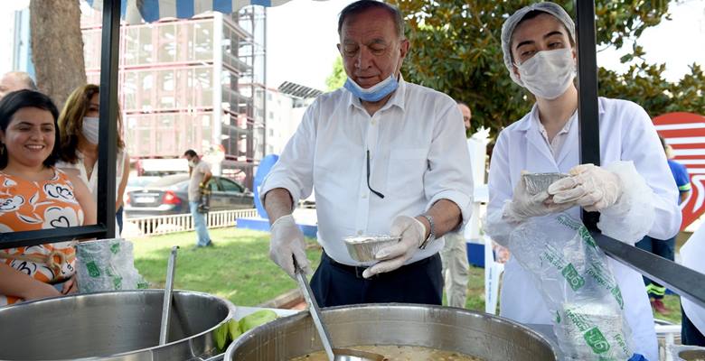 Seyhan Belediye Başkanı Akif Kemal Akay, “Aşure Günü” nedeniyle Belediye