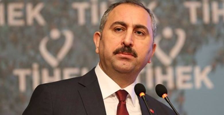Diyarbakır- Adalet Bakanı Abdulhamit Gül, Diyarbakır’da partisinin il başkanlığını ziyaret