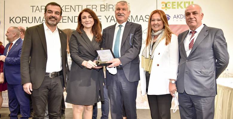 Tarihi Kentler Birliği’nden ödül Adana- Anakent Belediyesi, gerek uygulama gerekse proje çalışmaları sonucunda; 123