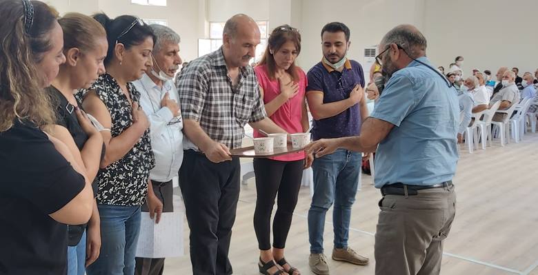 ADANA – Emekçi Taban Oluşumu düzenlediği aşure etkinliği çok sayıda