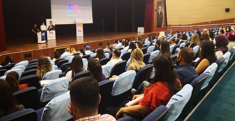 Mersin- Anakent Belediyesi Kariyer Merkezi; iş arayanlar, öğrenciler ve işverenlere