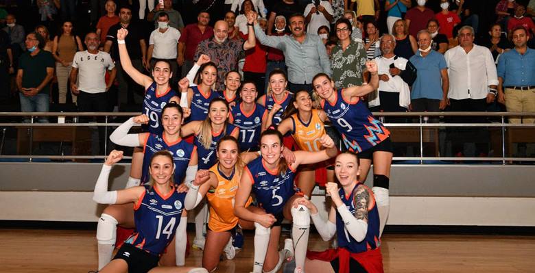 Çukurova Belediyesi Spor Kulübü Kadın Voleybol Takımı kendi alanında konut