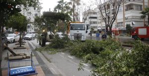 Antalya- Kuvvetli yağış ile saatte yer yer 110 km’ye ulaşan
