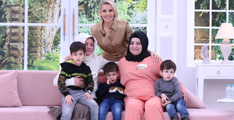 İstanbul’da yaşayan Burcu Altuntaş, 22 yıldır hiç görmediği annesini bulmak