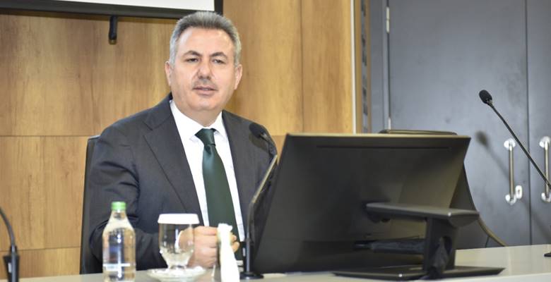 Adana- Koruyucu Aile Günü etkinliklerle kutlandı. Yüreğir Kültür Merkezinde düzenlenen