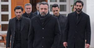 Yeni sezonla birlikte ekranlara dönmesi beklenirken final yapan Eşkiya Dünyaya