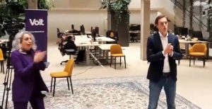 İlhan KARAÇAY (Bugün iki haberim var. Sevgililer Günü haberim en
