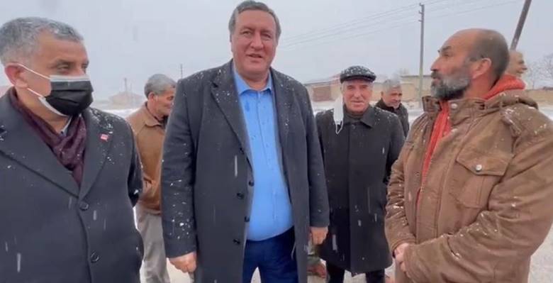    Cumhuriyet Halk Partisi (CHP) Niğde Milletvekili Ömer Fethi Gürer, kar,