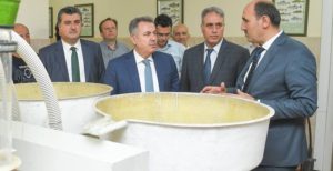 Adana Valisi Dr. Süleyman Elban, Su Ürünleri Üretim İstasyonunda incelemelerde
