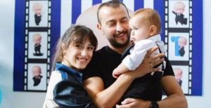 Hazal Kaya ile Ali Atay çiftinin ikinci bebeklerini beklediği belirtildi. Ntv’de