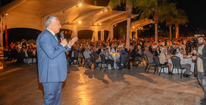 Adana/ OLAYNET– Muhtarlar Günü’nü kutlayan Anakent Belediye Başkanı Zeydan Karalar,