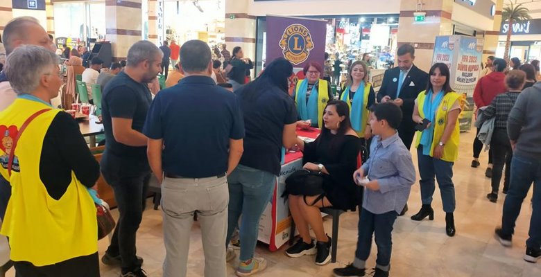 ADANA/ Olaynet– Taşköprü Lions Kulübü Diyabet Haftası kapsamında AVM’de kan