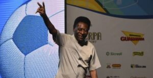 Pele ismiyle tanınan ve futbol tarihinde olağanüstü başarılara imza atan