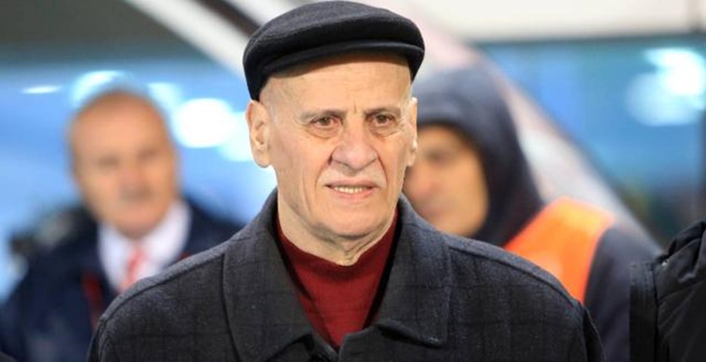 Trabzonspor’un unutulmaz teknik direktörü Ahmet Suat Özyazıcı yaşamını yitirdi. Takımın