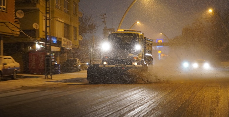  ANKARA/ Olaynet– Kar yağışının Ankara’da etkisini göstermesinin ardından Anakent Belediyesi