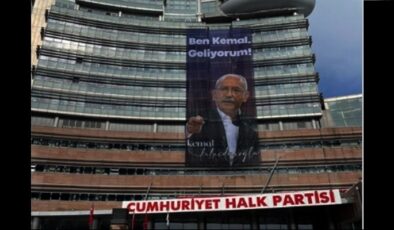 CHP’den yeni afiş; Ben Kemal, geliyorum!