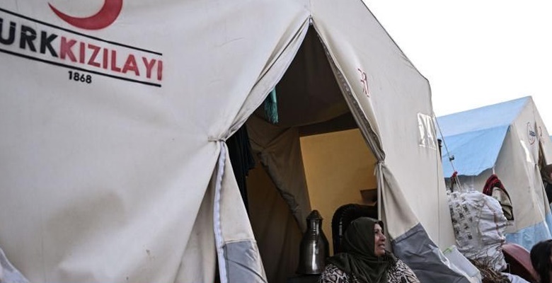 Ahbap Derneği, depremzedelerin barınma gereksinmelerini hızlı bir şekilde karşılamak için