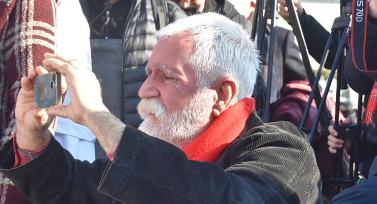 “Çünkü şiir mutluluğa değil, direnmeyedir!”[1] Bertolt Brecht Temmuz 1937’de Madrid’deki