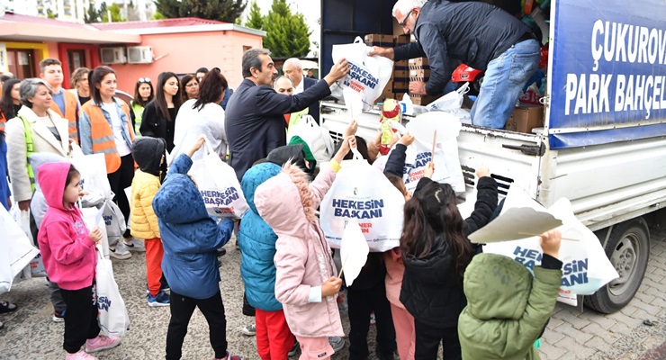 Çukurovalı çocuklardan depremzede çocuklara oyuncak…