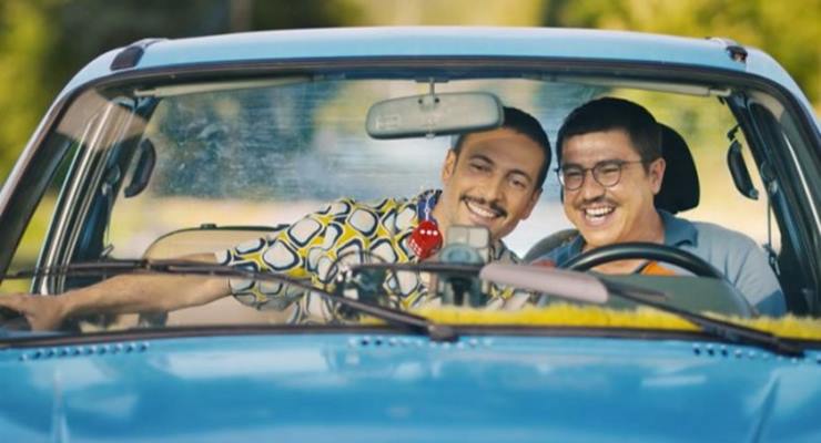 İbrahim Büyükak filmi için gelinlik giydi! İbrahim Büyükak, Oğuzhan Koç ve Gizem Karaca’yı eğlenceli bir öyküde