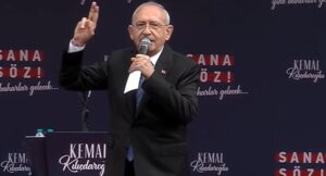 CHP büyük kurultaylarını geçersiz sayan kesin hükümsüzlük kararının ardından, eski