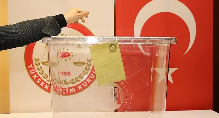 AKP’nin sarısı ilçelerde kırmızı oldu…