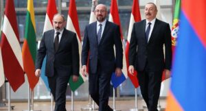 Azerbaycan Cumhurbaşkanı İlham Aliyev ve Ermenistan Başbakanı Nikol Paşinyan, Dağlık