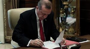 Erdoğan imzasıyla yayımlanan kararlarla bakanlıklar ve kurumlarda atama, görevden alma