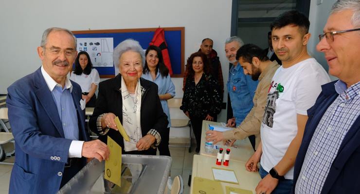 Büyükerşen oyunu kullandı