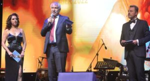 Adana/ Olaynet– Yönetmen Nuri Bilge Ceylan imzalı “Kuru Otlar Üstüne”