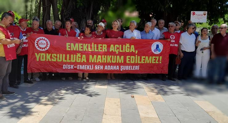 Emekliler zamları protesto etti!
