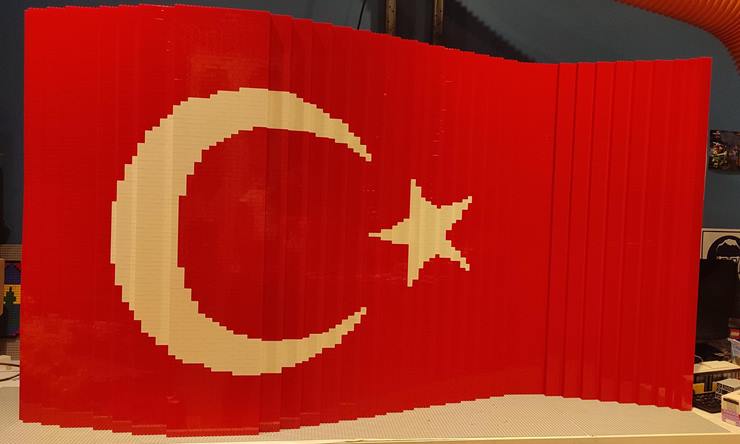 100. yılda dünyanın en büyük LEGO bayrağı… Türkiye Cumhuriyeti’nin 100. yıl dönümü için özel olarak yapılacak Türk