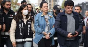 Lüks-şatafatlı yaşantısı, marka takıntısı, seslendirdiği şarkı, harcadığı paraların tutarı, şımarık