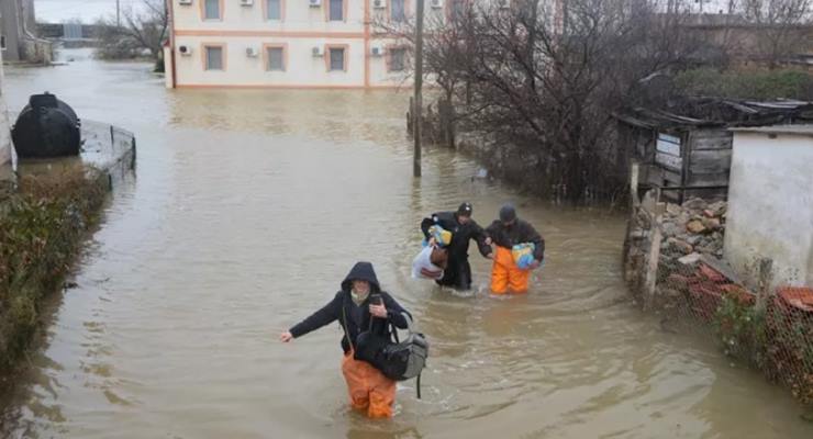 Karadeniz fırtınası Kırım’ı vurdu