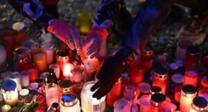 Çekya’da halk, ‘modern tarihinde düzenlenen en kötü toplu katliamın’ kurbanlarını