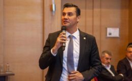 CHP Manisa Anakent Belediye Başkan Adayı Ferdi Zeyrek kimdir?