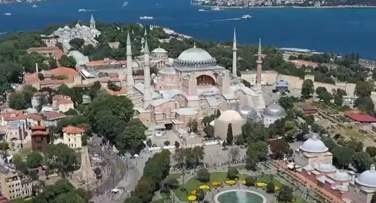 Ayasofya’ya turistik ziyaret 25 euro…