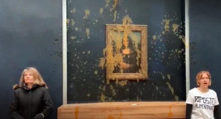 Mona Lisa’ya çorbalı saldırı 