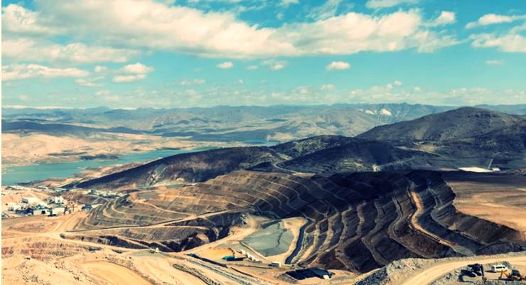 Erzincan’ın İliç ilçesindeki altın madeninde toprak kayması…