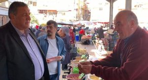 Niğde/ Olaynet– CHP Milletvekili Ömer Fethi Gürer pazarda farklı ürünlerin