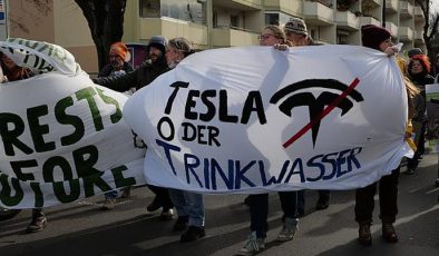 Tesla’nın Almanya fabrikasında üretim durdu 