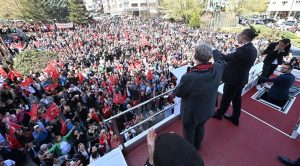 Ankara- CHP’nin adayı, oyuncu Erdal Beşikçioğlu, Etimesgut’ta tam 203 bin