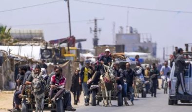 Filistinliler Refah’tan ayrılıyor…