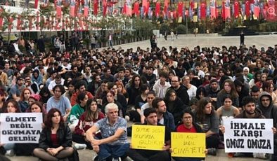 Gençler AKP’nin politikalarına karşı  seslerini yükseltiyor