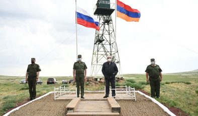 Rusya Erivan’ın istemiyle askerlerini çekiyor