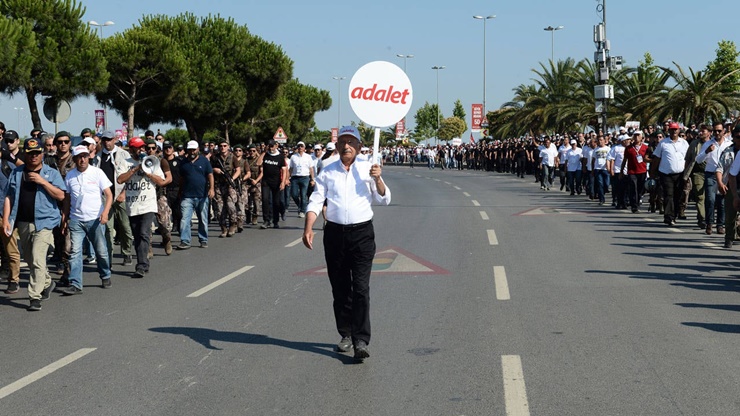 Kılıçdaroğlu’ndan “yedinci yıl” açıklaması… Cumhuriyet Halk Partisi 7. Genel Başkanı Kemal Kılıçdaroğlu, Adalet Yürüyüşü’nun