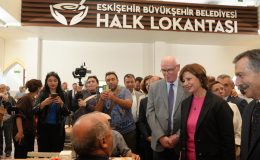 Halk Lokantası’nda ilk yemekleri başkan servis etti…