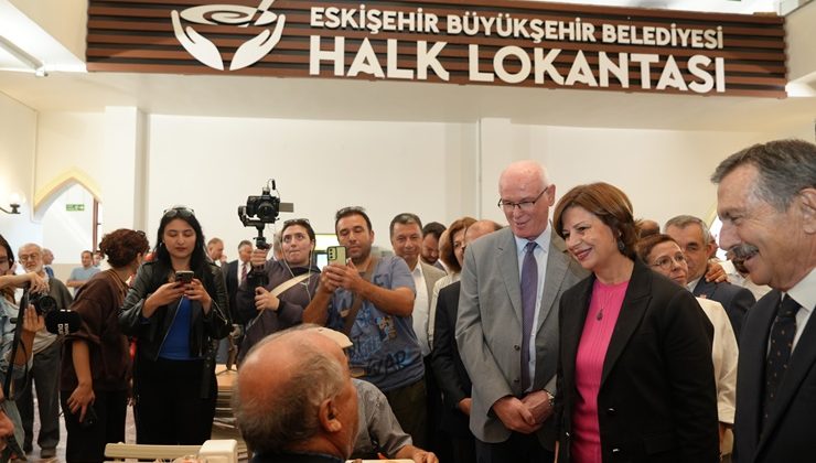 Halk Lokantası’nda ilk yemekleri başkan servis etti…